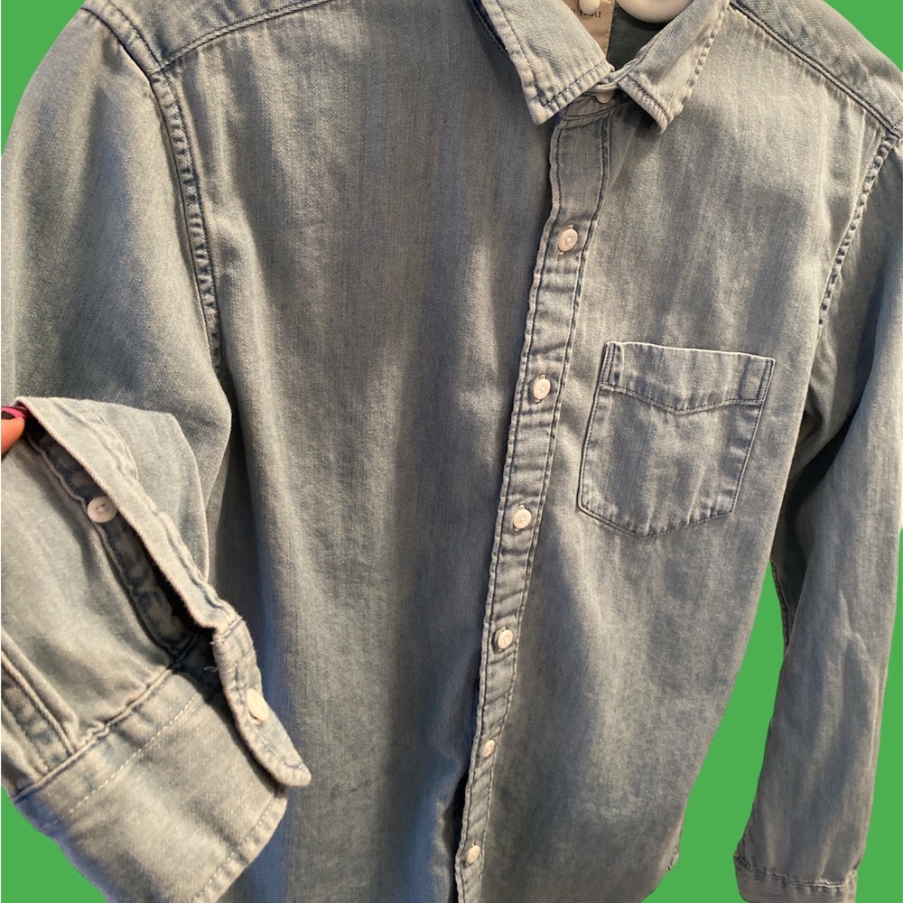 American Eagle - Picture 2 of 3